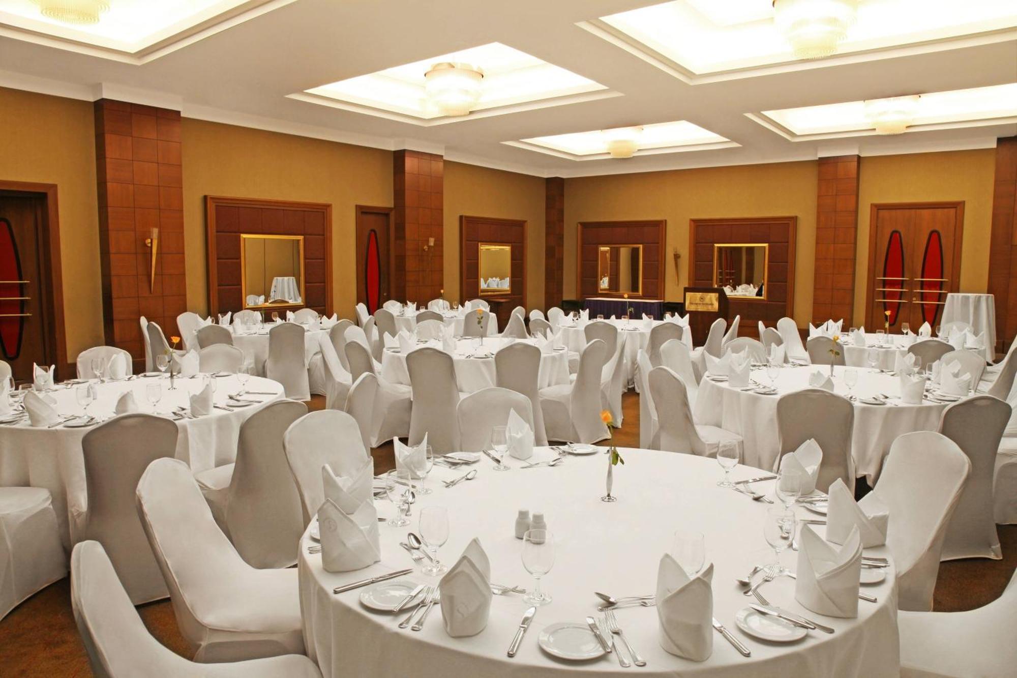 Sheraton Kampala Hotel Dış mekan fotoğraf