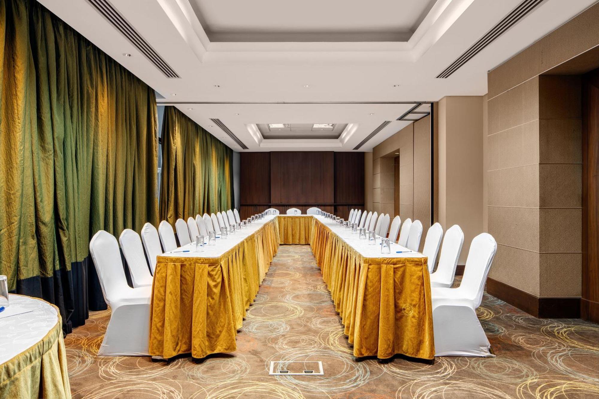 Sheraton Kampala Hotel Dış mekan fotoğraf